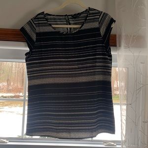Banana Republic size S black and white shirtsleeve top. Tags on still!